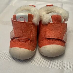 Slip on lined shoes. Approx toddler size 18-24 m
